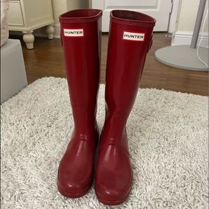 RED HUNTER BOOTS